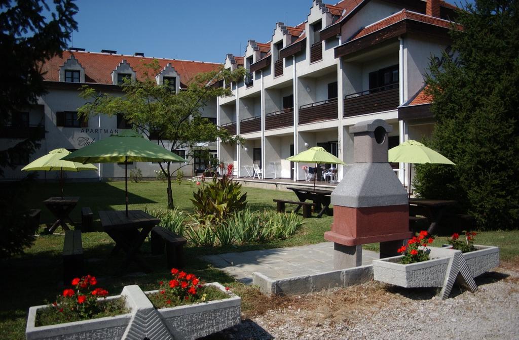 Siesta Club Apartman 하르카니 외부 사진