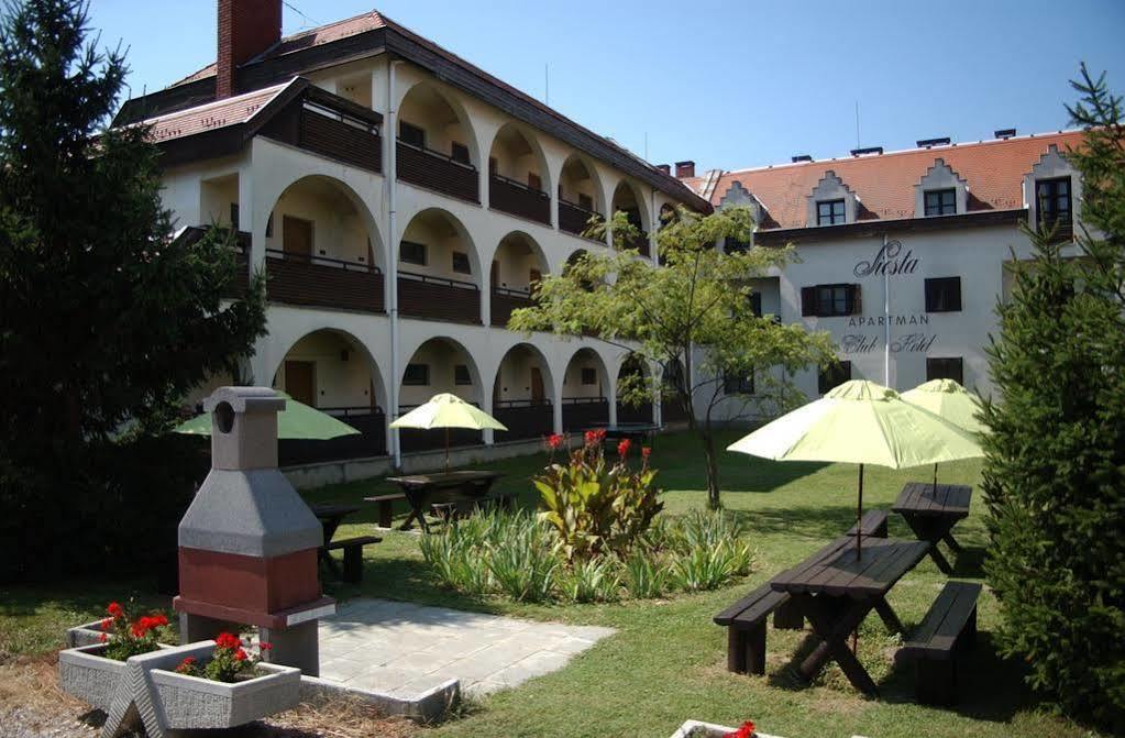 Siesta Club Apartman 하르카니 외부 사진